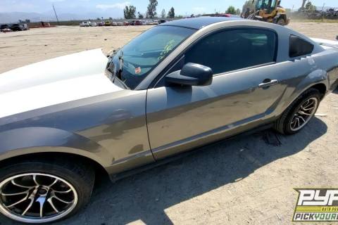 Photo of 2005 Ford Mustang