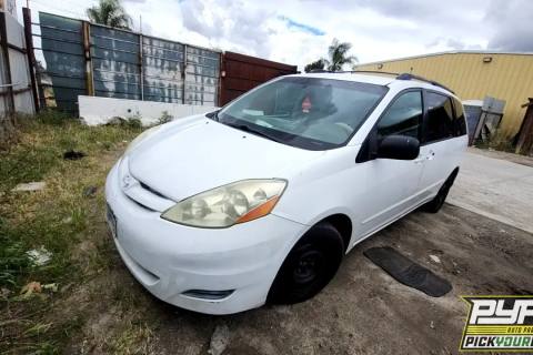 Photo of 2006 Toyota Sienna