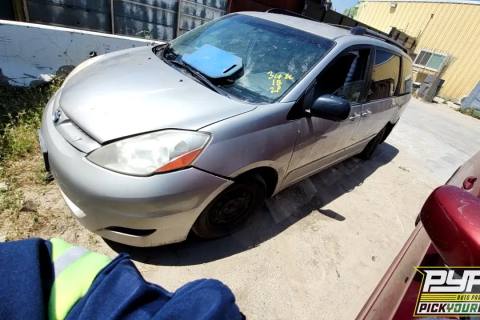 Photo of 2010 Toyota Sienna