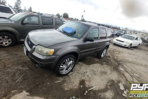Photo of 2005 Ford Escape