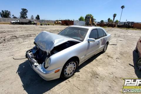 Photo of 2000 Mercedes-Benz E320