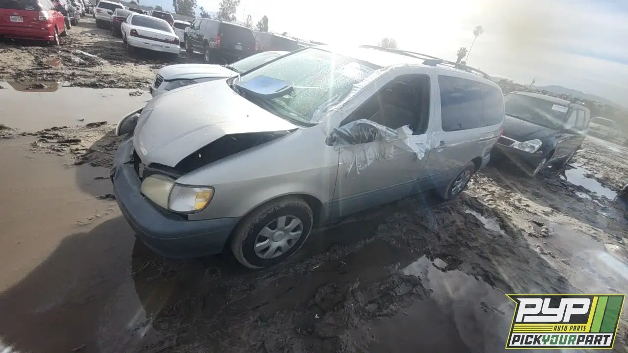 Photo of 2003 Toyota Sienna