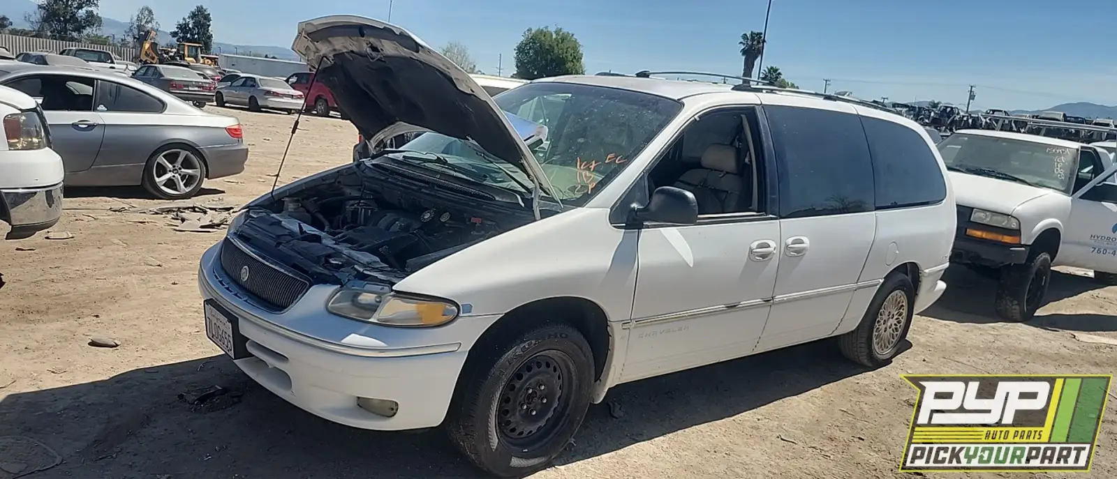 Photo of 1997 Chrysler Town & Country