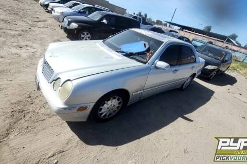 Photo of 2001 Mercedes-Benz E320