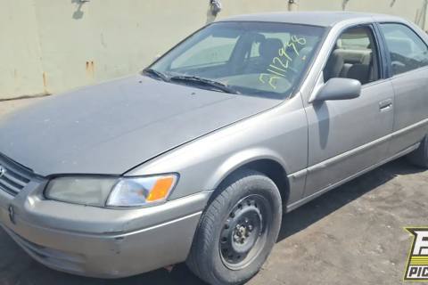 Photo of 1998 Toyota Camry