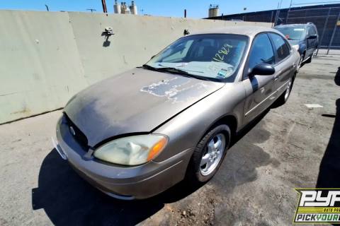 Photo of 2004 Ford Taurus