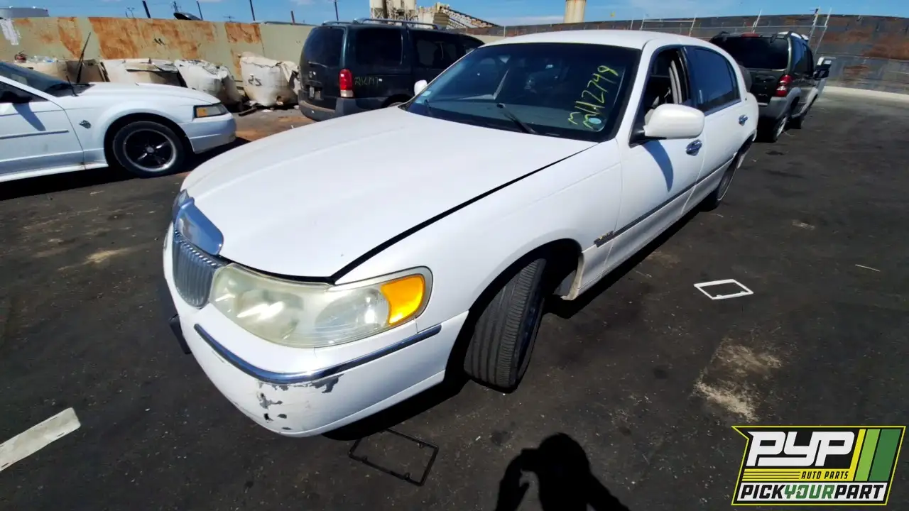 Photo of 2002 Lincoln Town Car