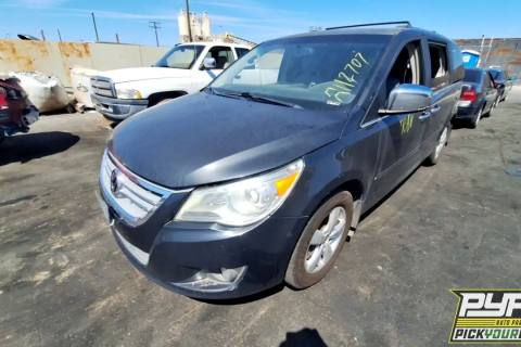 Photo of 2011 Volkswagen Routan