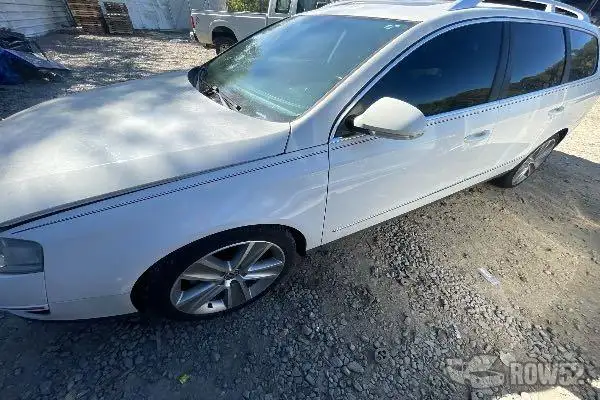 Photo of 2010 Volkswagen Passat Wagon