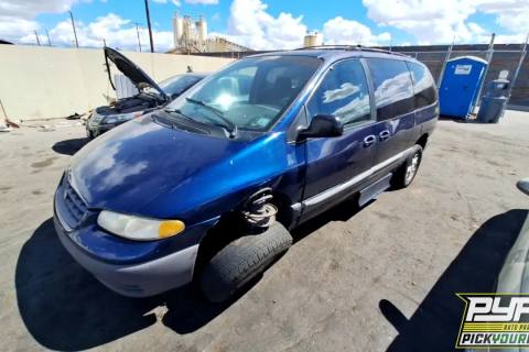 Photo of 2000 Chrysler Grand Voyager