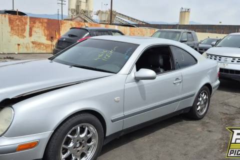 Photo of 1999 Mercedes-Benz Clk320