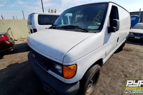 Photo of 2004 Ford E-150