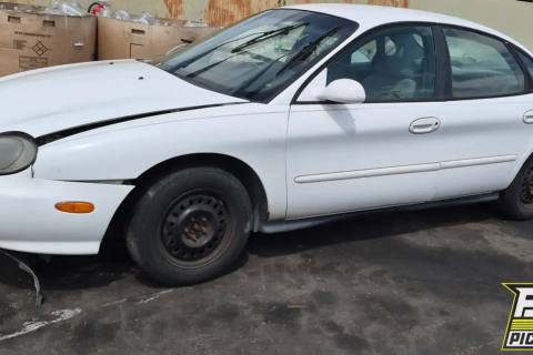 Photo of 1999 Ford Taurus