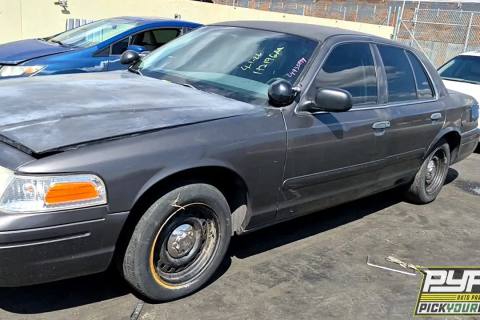 Photo of 2001 Ford Crown Victoria