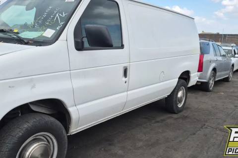 Photo of 1999 Ford E-350 Super Duty
