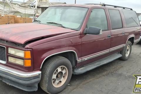 Photo of 1999 Gmc C1500 Suburban