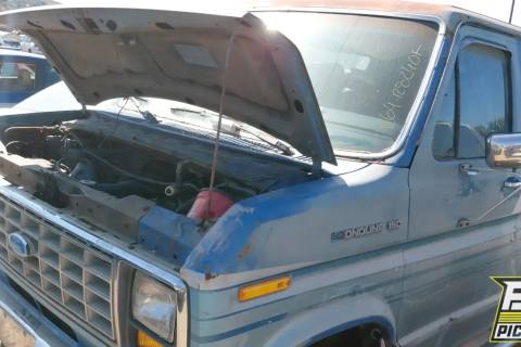 Photo of 1985 Ford E-150 Econoline Club Wagon