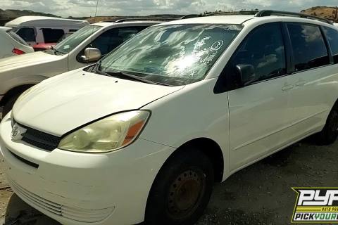 Photo of 2004 Toyota Sienna