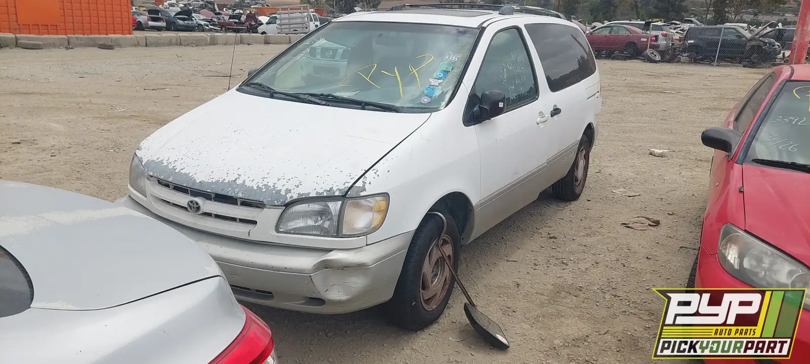 Photo of 1999 Toyota Sienna