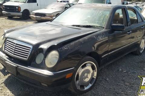 Photo of 1999 Mercedes-Benz E320