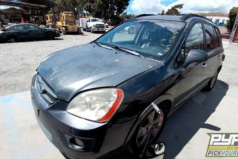 Photo of 2008 Kia Rondo