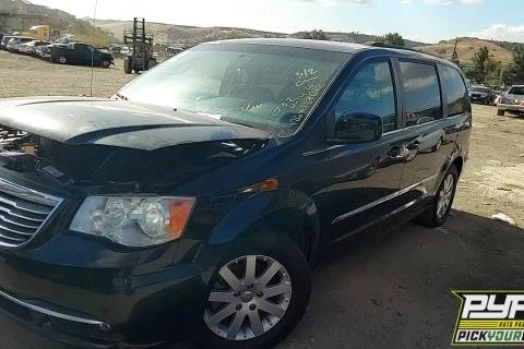 Photo of 2013 Chrysler Town & Country