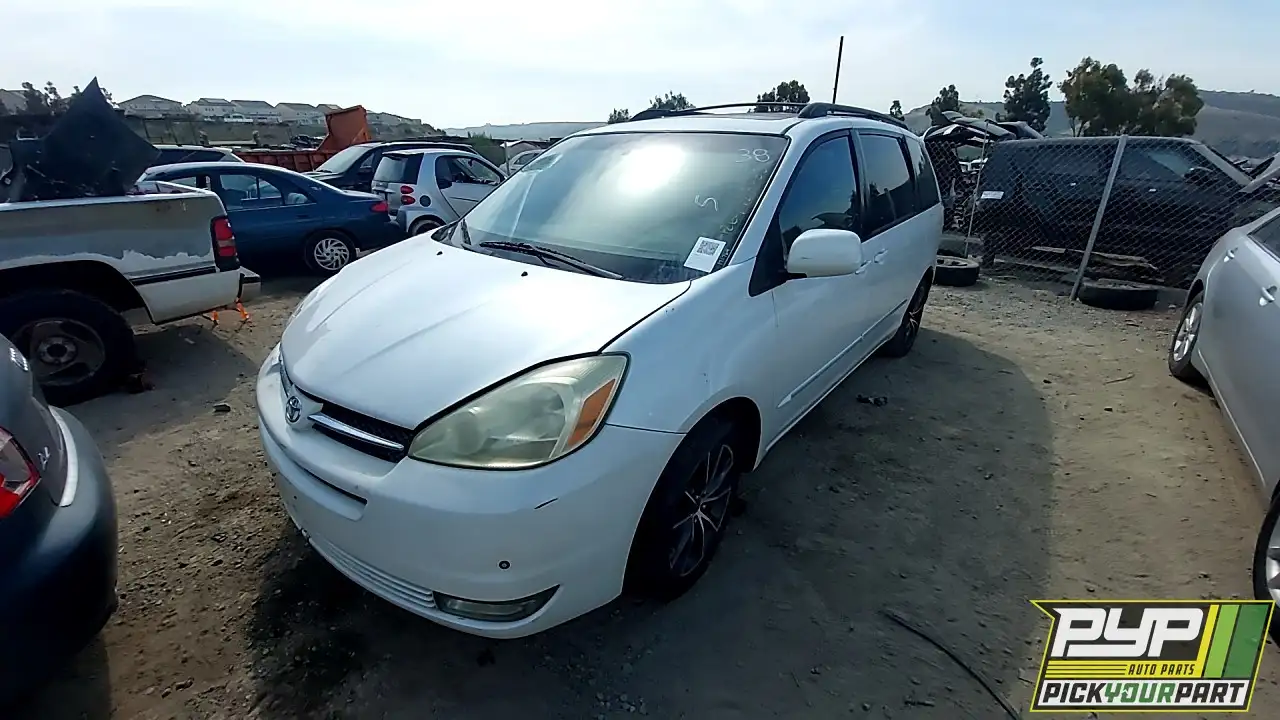 Photo of 2004 Toyota Sienna
