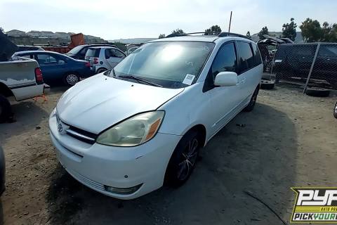 Photo of 2004 Toyota Sienna
