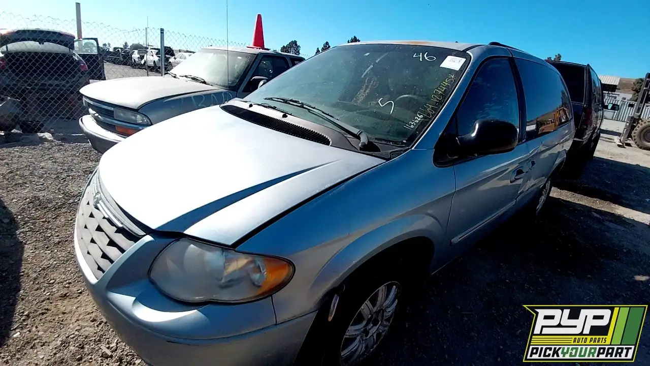 Photo of 2005 Chrysler Town & Country