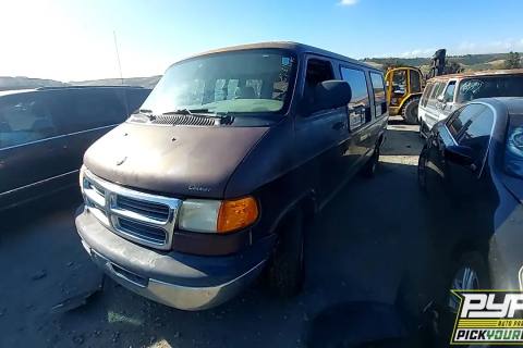 Photo of 2000 Dodge Ram 1500 Van