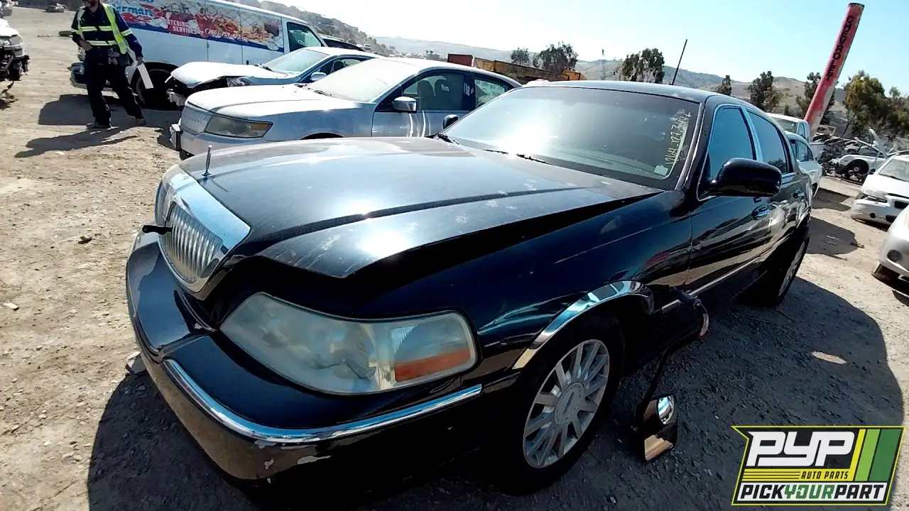 Photo of 2006 Lincoln Town Car