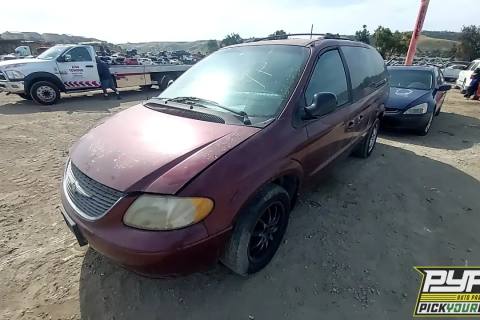 Photo of 2001 Chrysler Town & Country