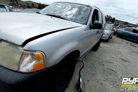 Photo of 2004 Ford Explorer