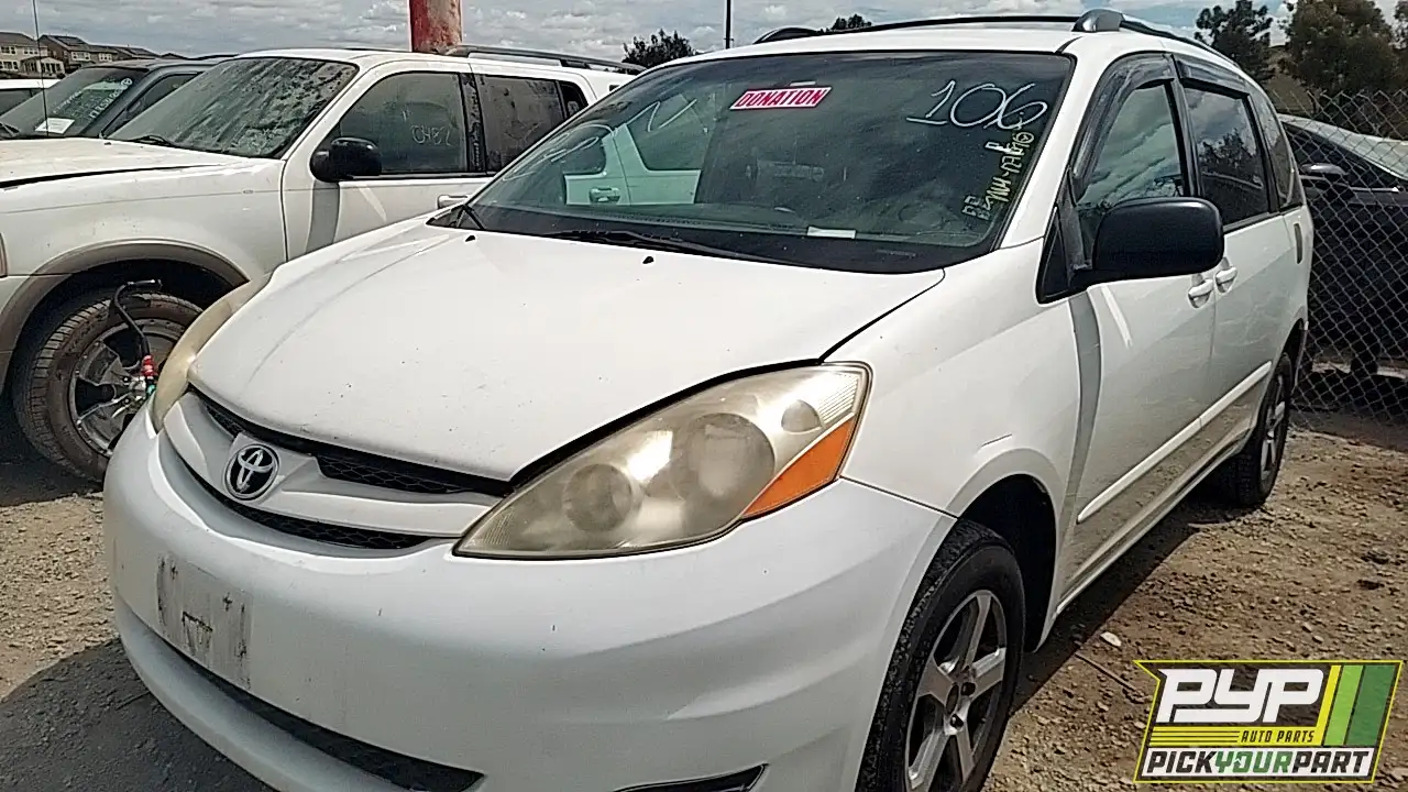 Photo of 2008 Toyota Sienna