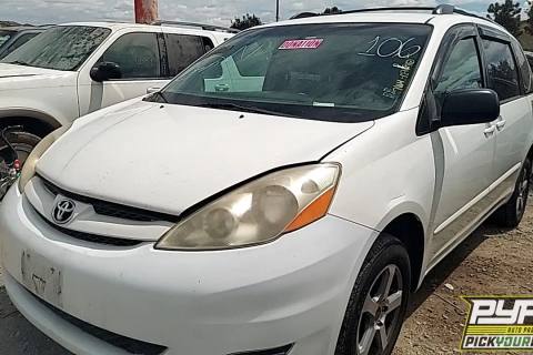 Photo of 2008 Toyota Sienna
