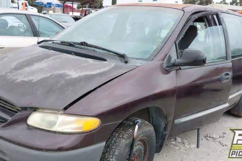 Photo of 1996 Dodge Caravan