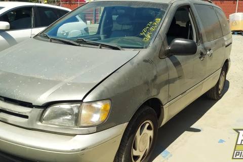 Photo of 1998 Toyota Sienna