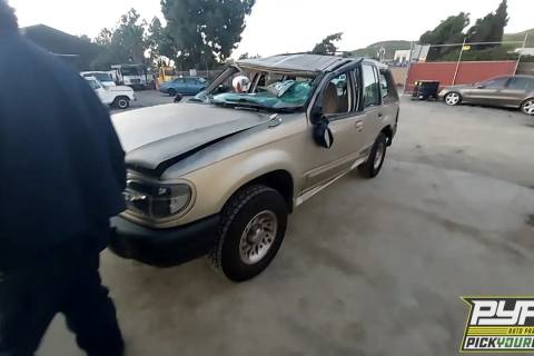 Photo of 2000 Ford Explorer
