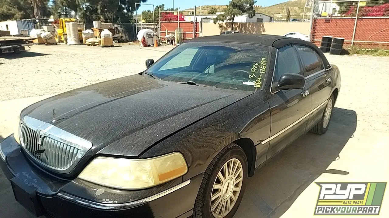 Photo of 2003 Lincoln Town Car