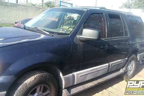 Photo of 2004 Ford Expedition