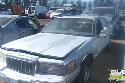 Photo of 1992 Lincoln Town Car