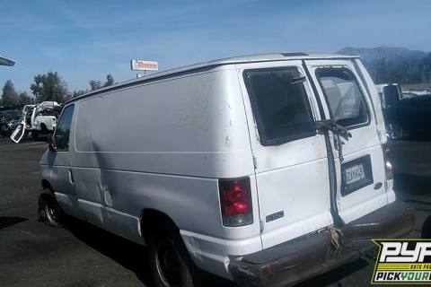 Photo of 2002 Ford E-150 Econoline