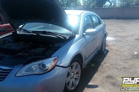 Photo of 2013 Chrysler 200