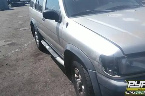 Photo of 1997 Nissan Pathfinder