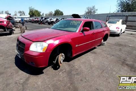 Photo of 2005 Dodge Magnum