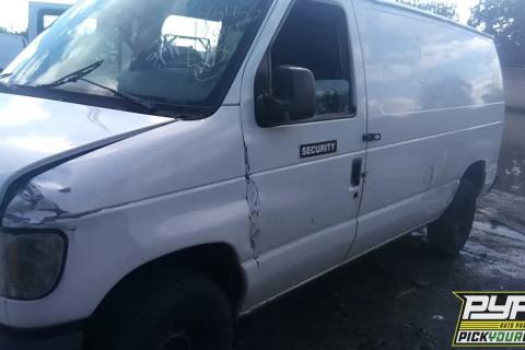 Photo of 2003 Ford E-150