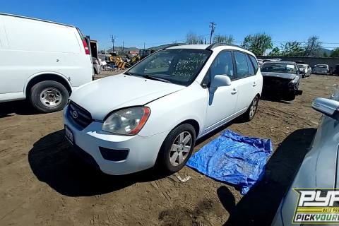 Photo of 2008 Kia Rondo