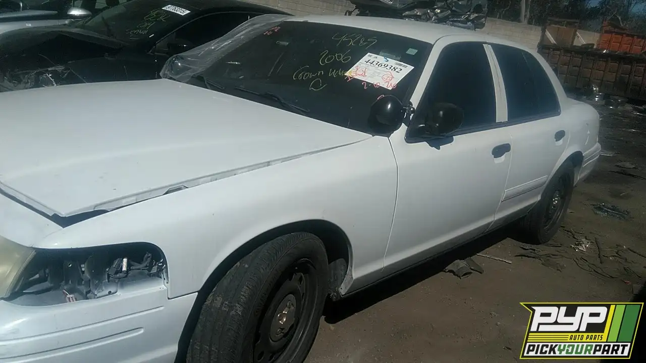 Photo of 2006 Ford Crown Victoria