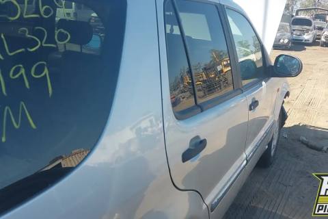 Photo of 1999 Mercedes-Benz Ml320
