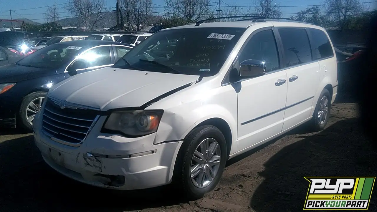Photo of 2010 Chrysler Town & Country